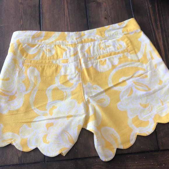 lilly pulitzer shorts - Picture 3 of 3